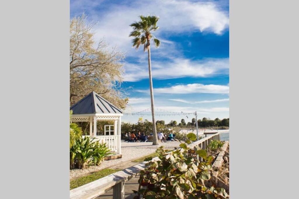 Sea Breeze, Studio 510, Beach Steps Away!+Pool+Wifi Ruskin Exterior foto